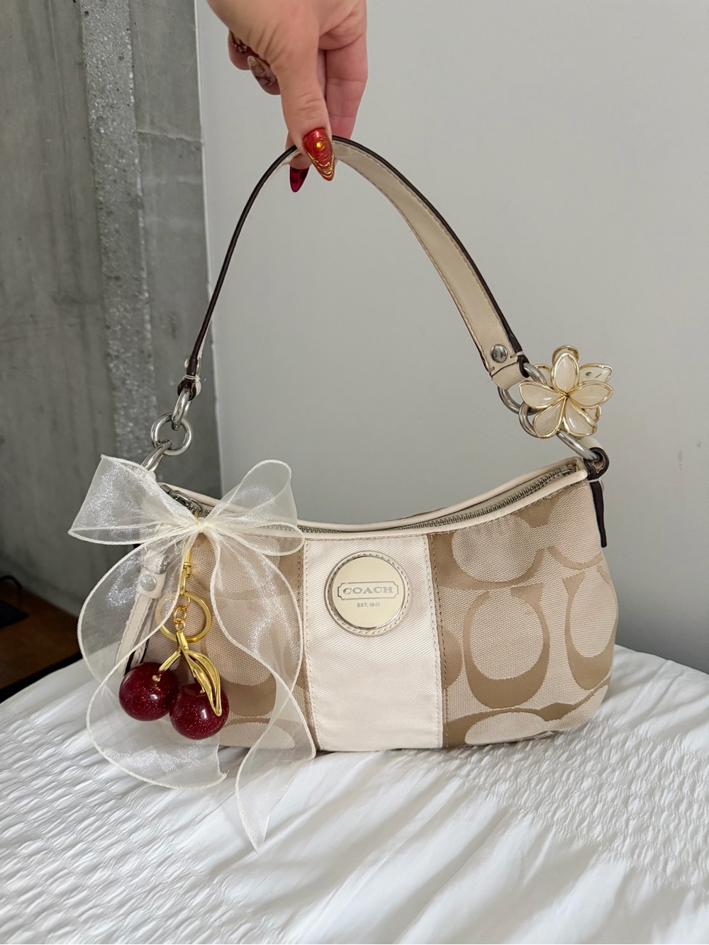 Vinatge  Coach Demi Cream & White Canvas Shoulder Bag